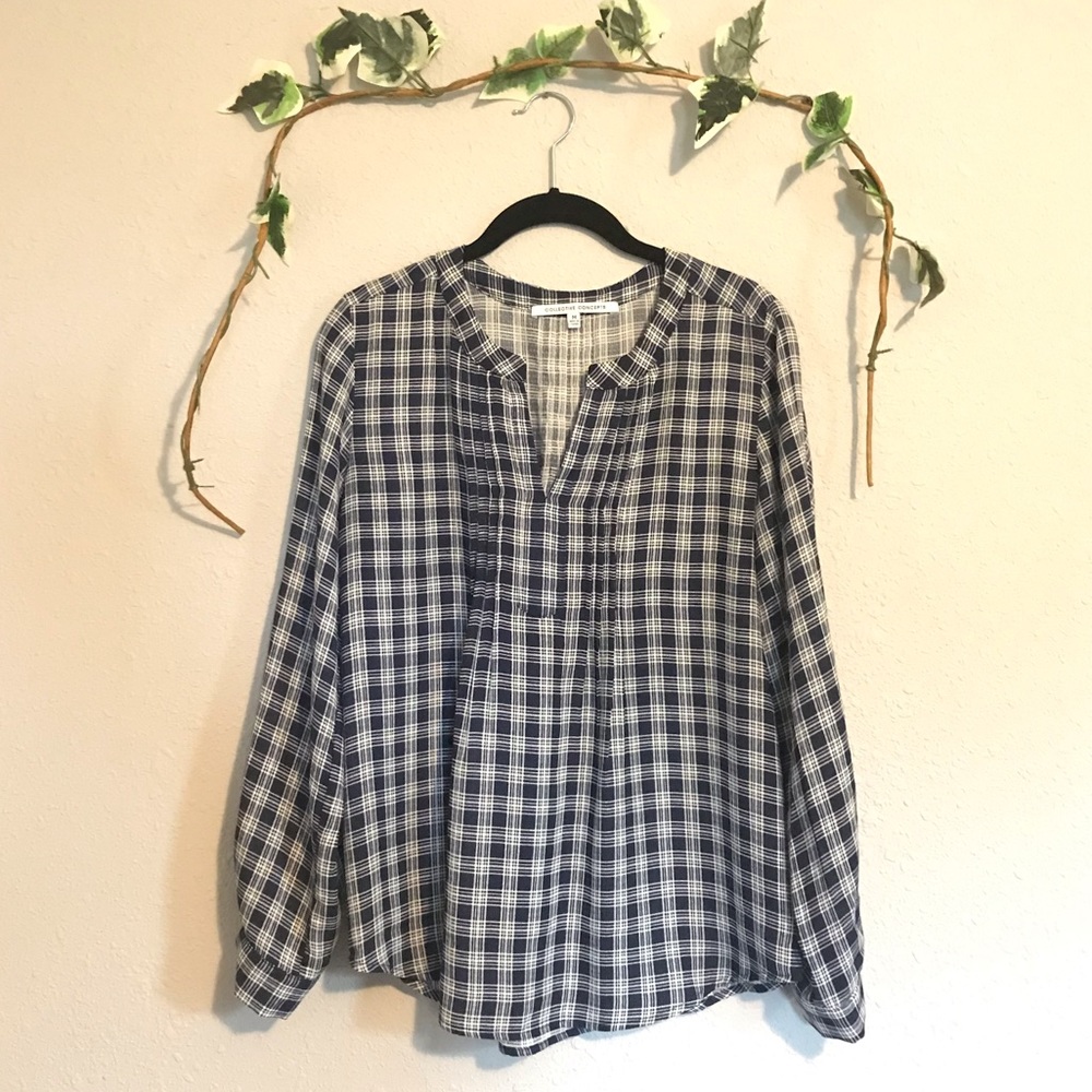 Collective Concepts Blouse Navy and White Sz M